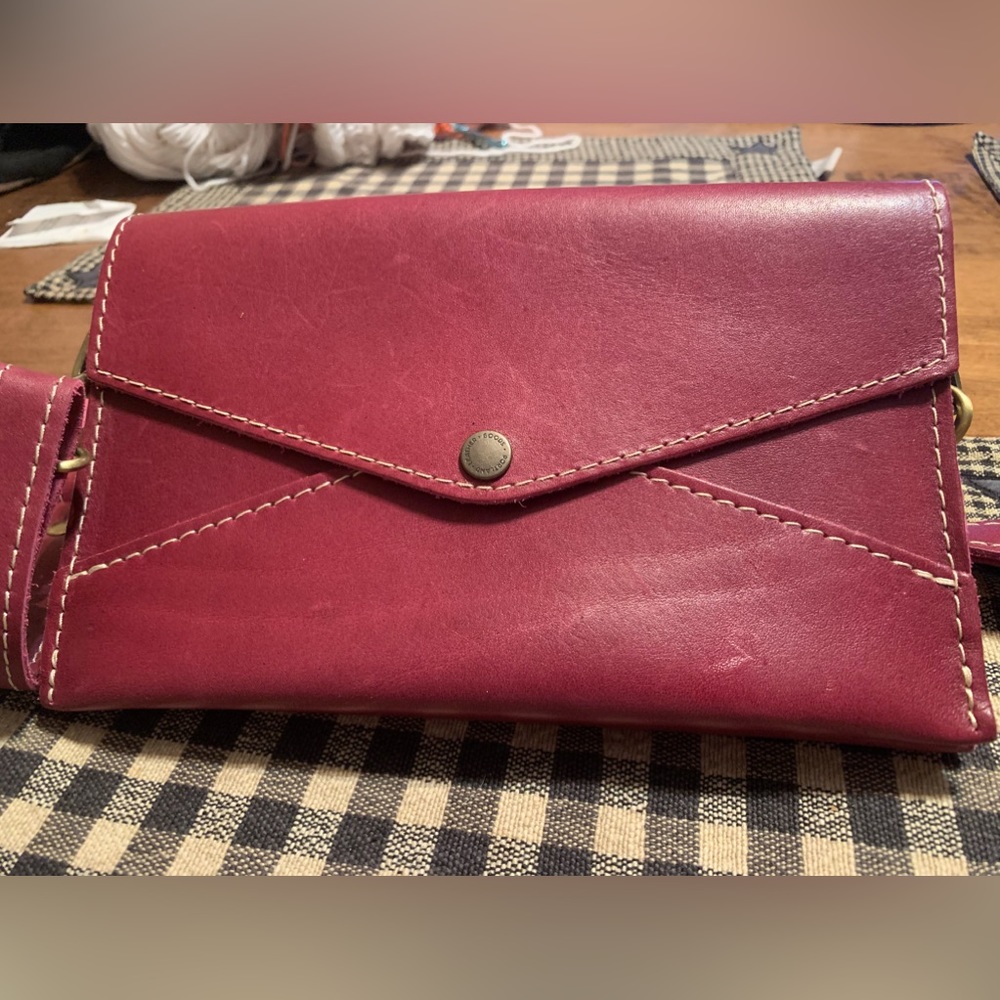 Portland Leather envelope crossbody